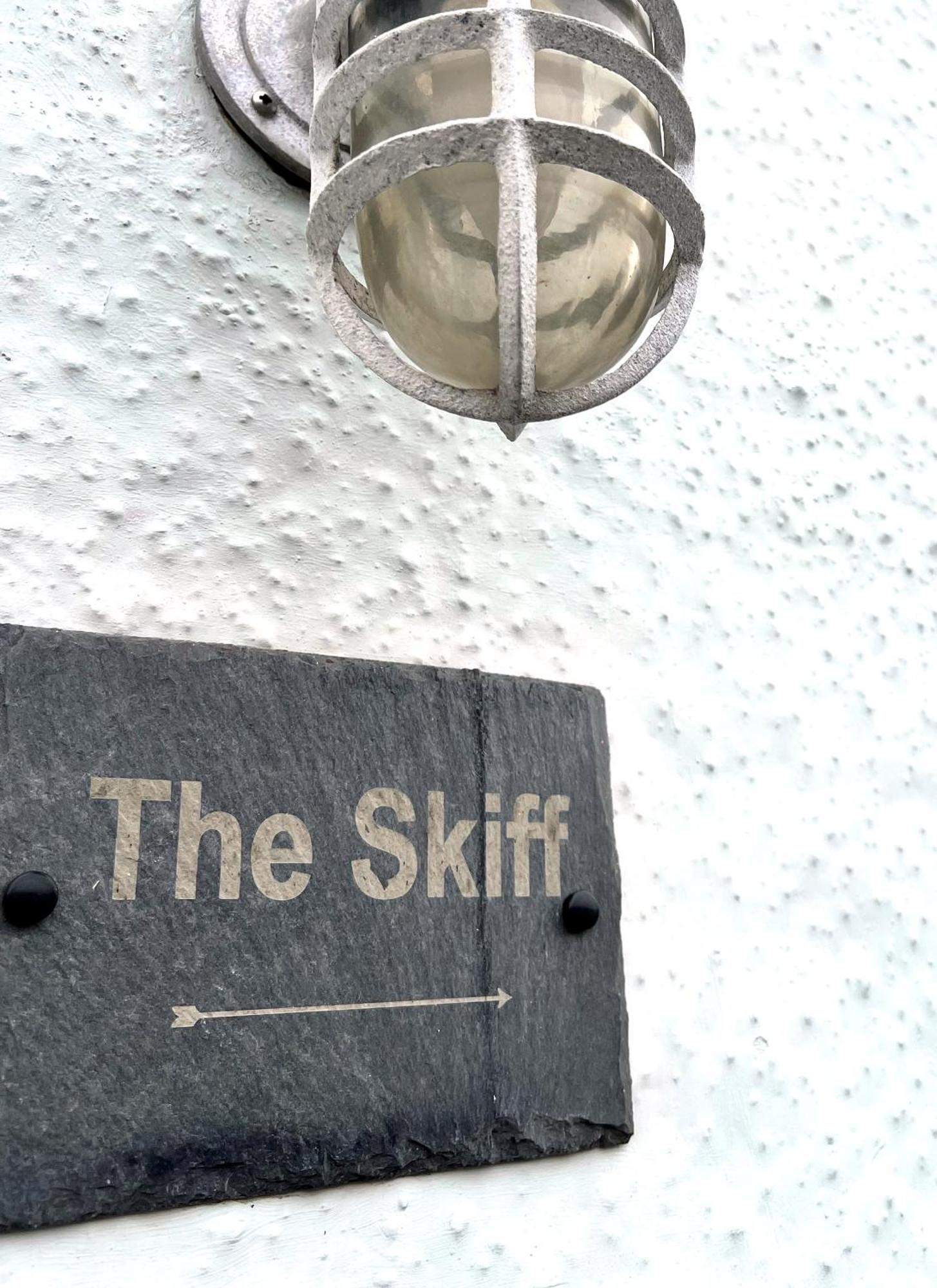 The Skiff Deal Luaran gambar
